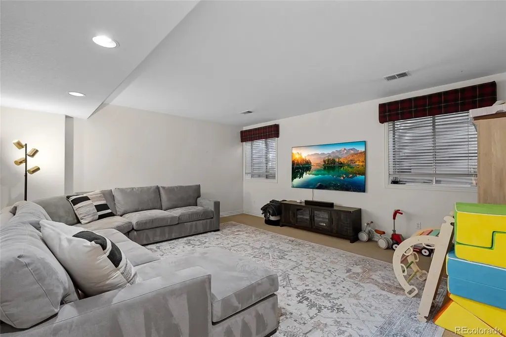 1011 S Valentia Street Denver CO 80247