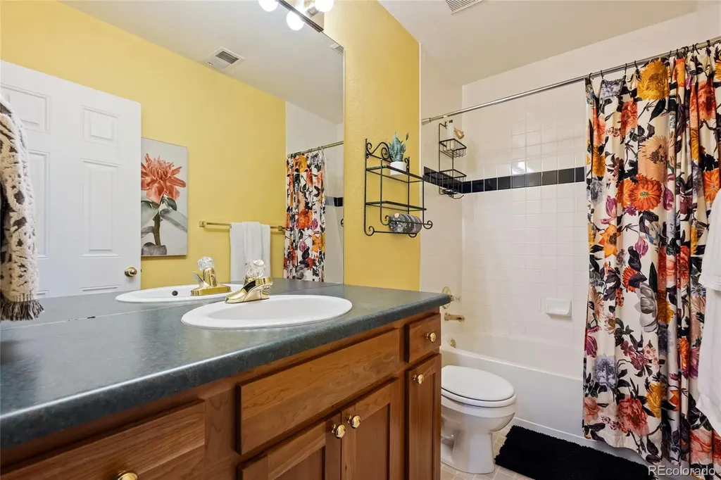 1011 S Valentia Street Denver CO 80247