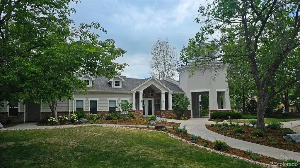 1011 S Valentia Street Denver CO 80247