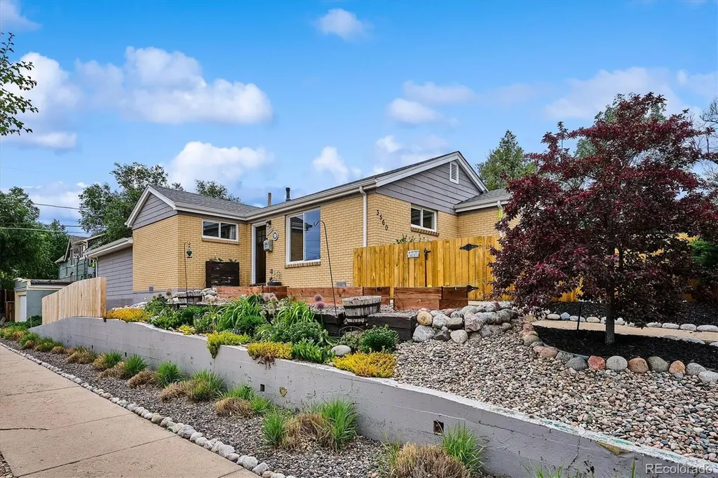 3560 N Steele Street Denver CO 80205
