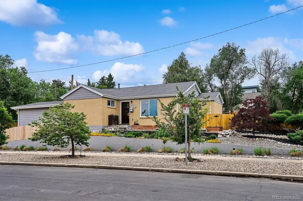 3560 N Steele Street Denver CO 80205