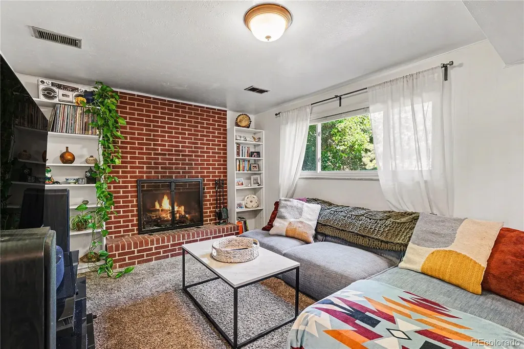2986 S Whiting Way Denver CO 80231