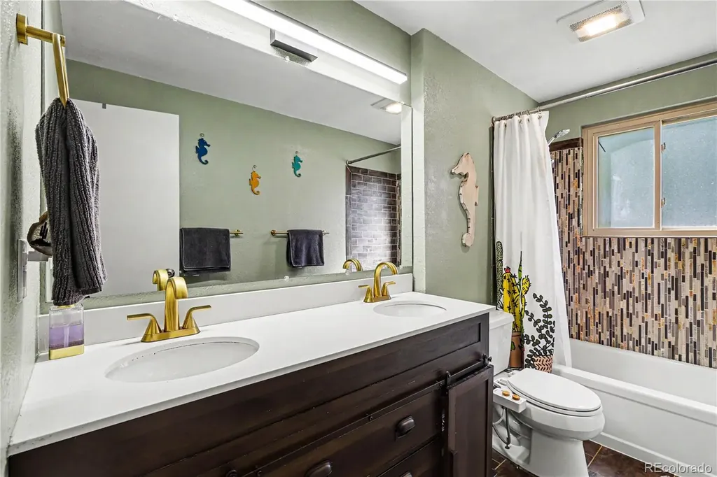 2986 S Whiting Way Denver CO 80231