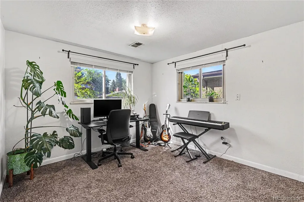 2986 S Whiting Way Denver CO 80231