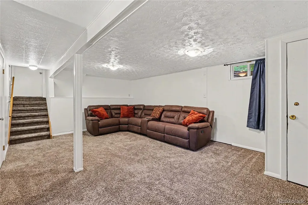 2986 S Whiting Way Denver CO 80231