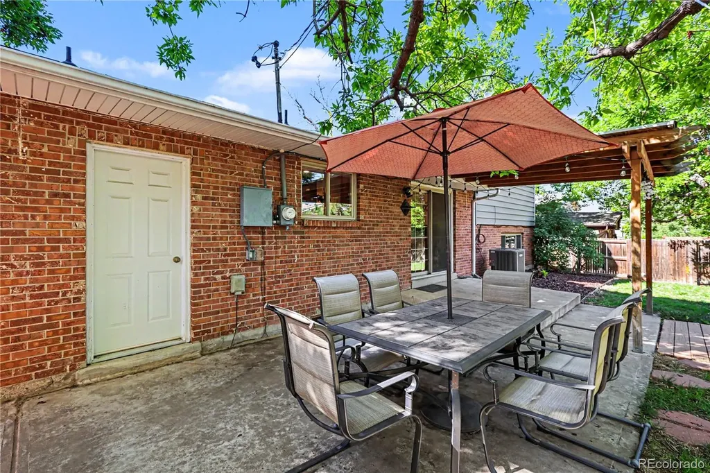 2986 S Whiting Way Denver CO 80231