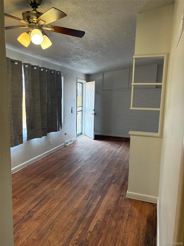 1922 Dallas Street Aurora CO 80010