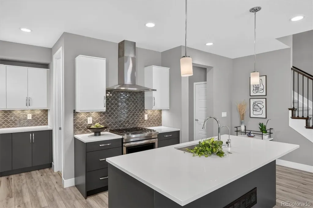 6048 Beeler Court Denver CO 80238