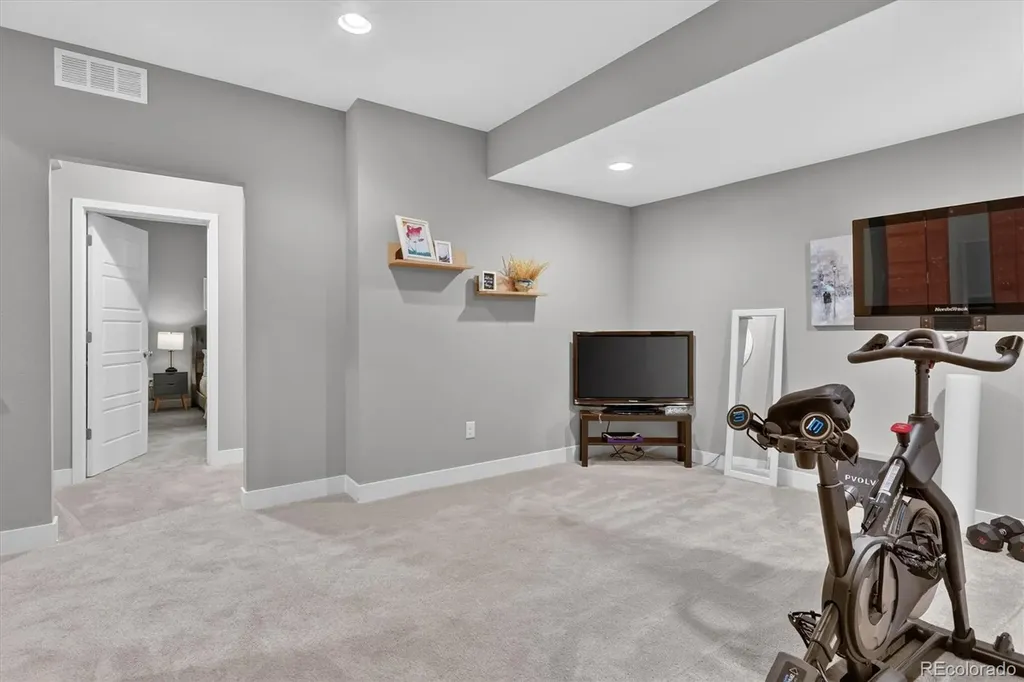 6048 Beeler Court Denver CO 80238