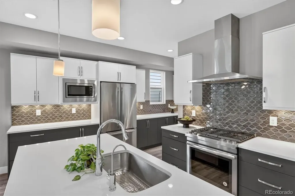 6048 Beeler Court Denver CO 80238