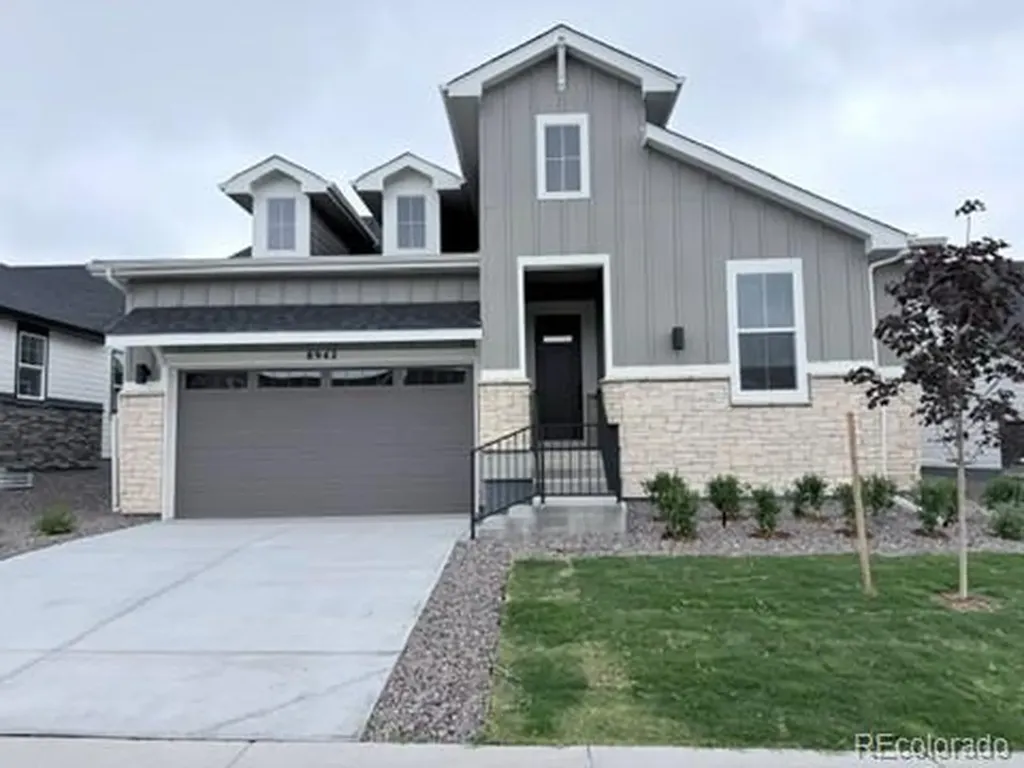 8942 S Riviera Way Aurora CO 80016