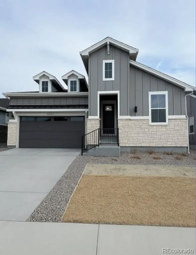 8942 S Riviera Way Aurora CO 80016