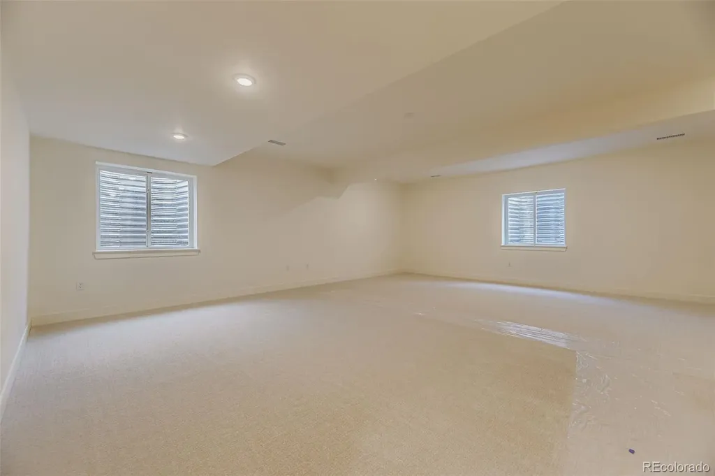 8942 S Riviera Way Aurora CO 80016