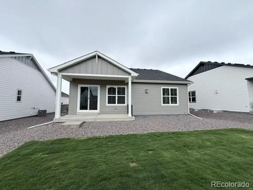 8942 S Riviera Way Aurora CO 80016