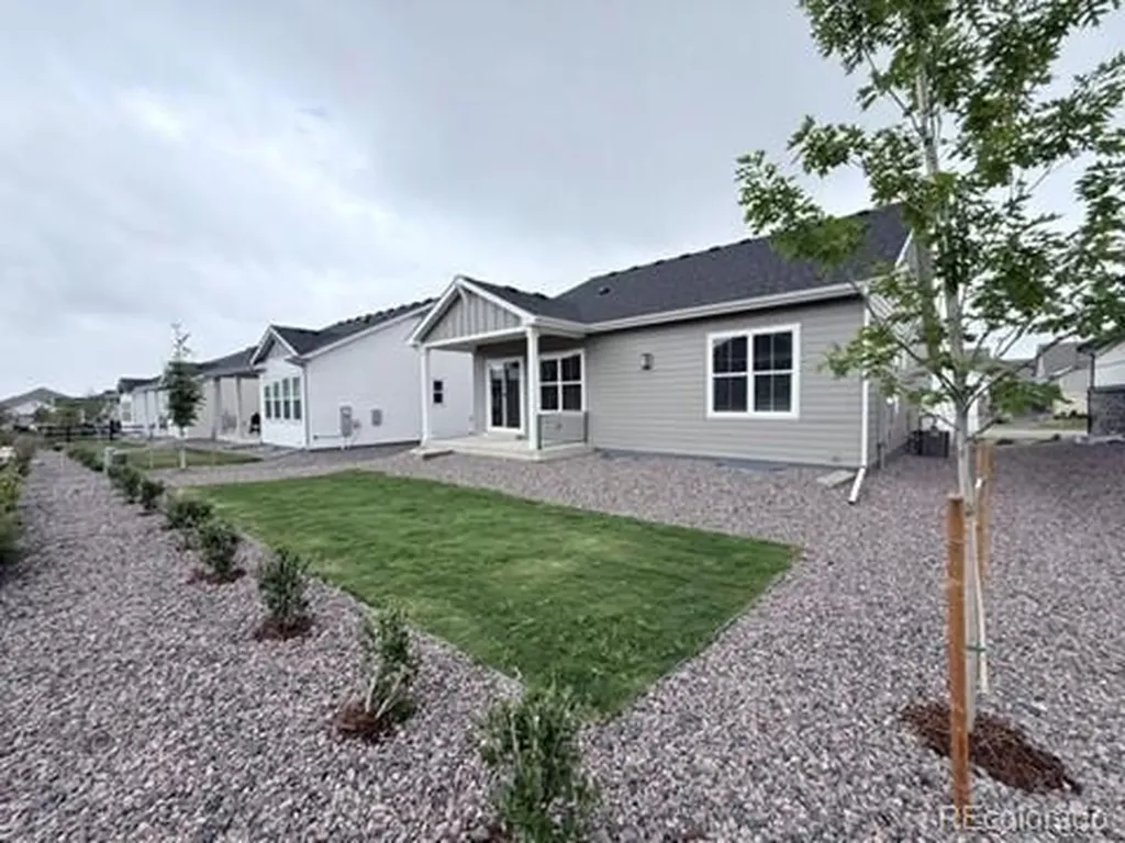 8942 S Riviera Way Aurora CO 80016