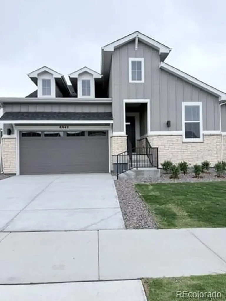 8942 S Riviera Way Aurora CO 80016