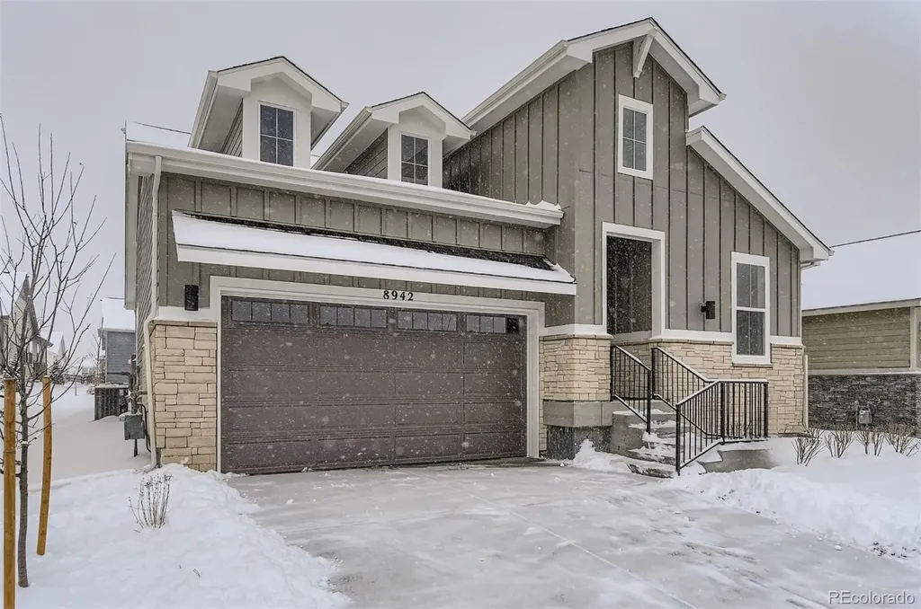 8942 S Riviera Way Aurora CO 80016