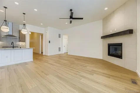 8942 S Riviera Way Aurora CO 80016