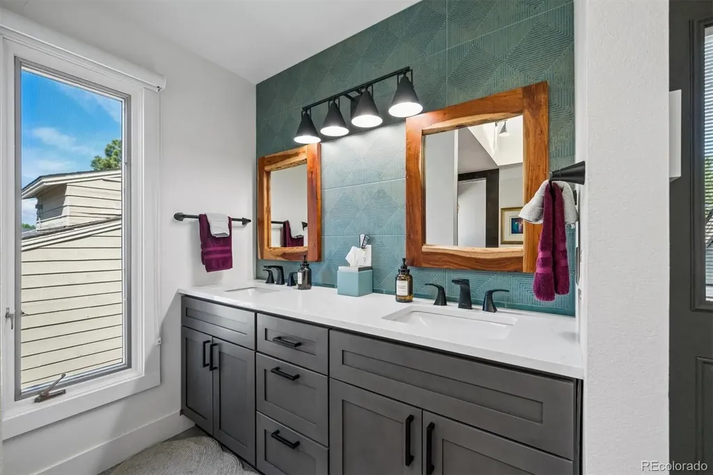 1567 W Briarwood Avenue Littleton CO 80120