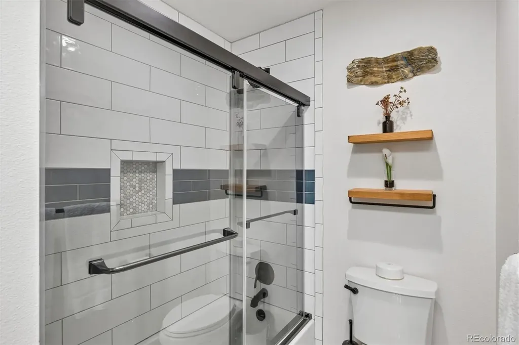 1567 W Briarwood Avenue Littleton CO 80120