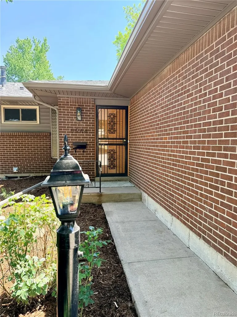 5944 S Steele Street Littleton CO 80121
