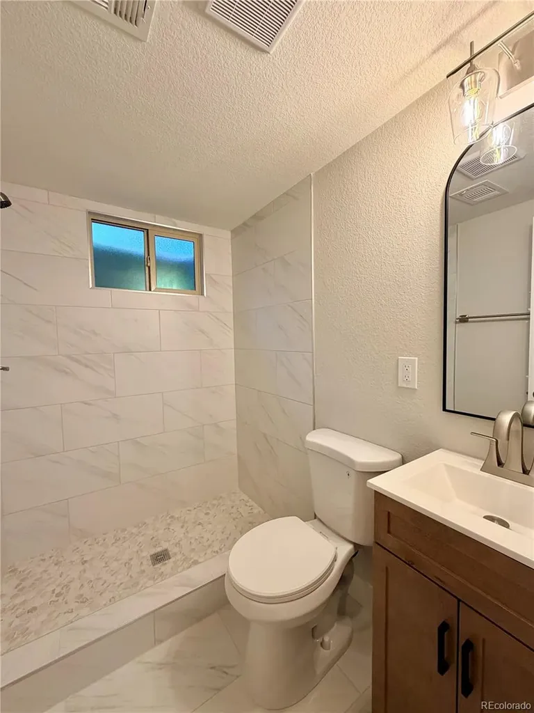 5944 S Steele Street Littleton CO 80121