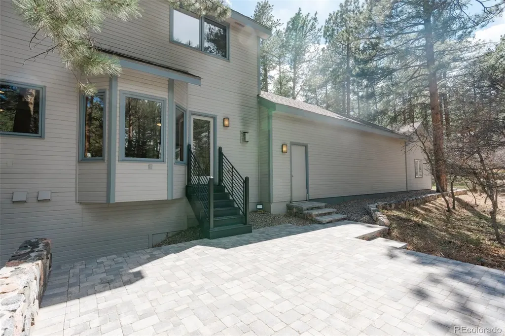 7045 Perry Park Boulevard Larkspur CO 80118