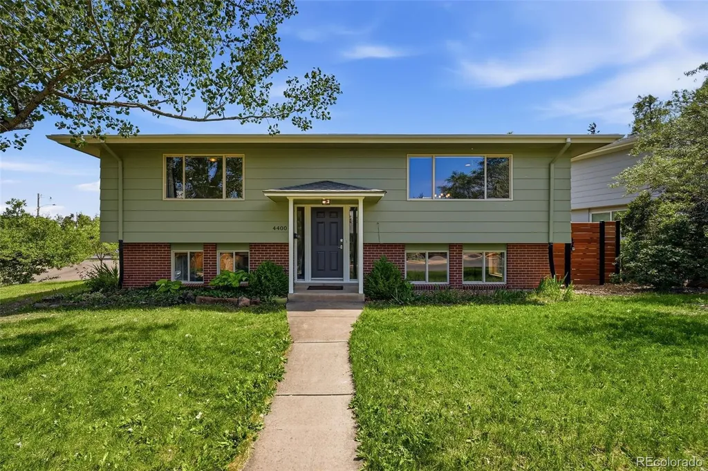 Boulder CO, 4400 Brookfield Drive