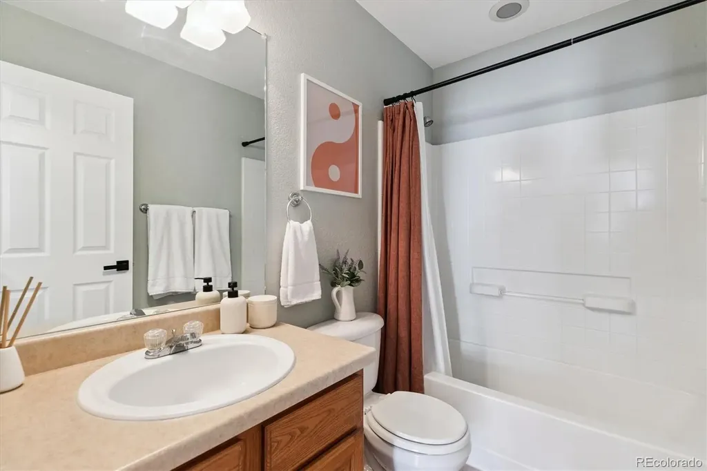 6900 S Algonquian Court Aurora CO 80016