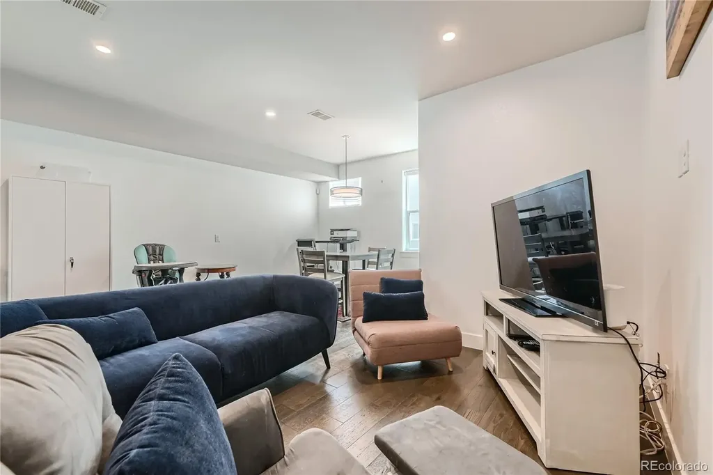 1284 Stuart Street Denver CO 80204