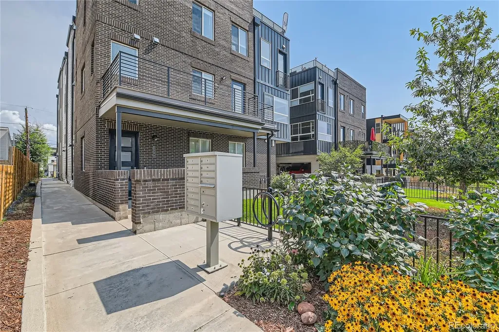 1284 Stuart Street Denver CO 80204