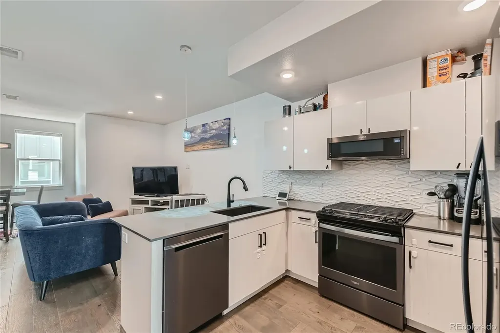 1284 Stuart Street Denver CO 80204