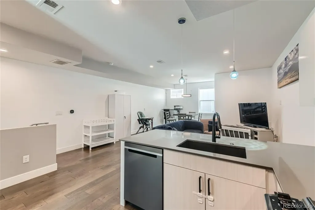 1284 Stuart Street Denver CO 80204