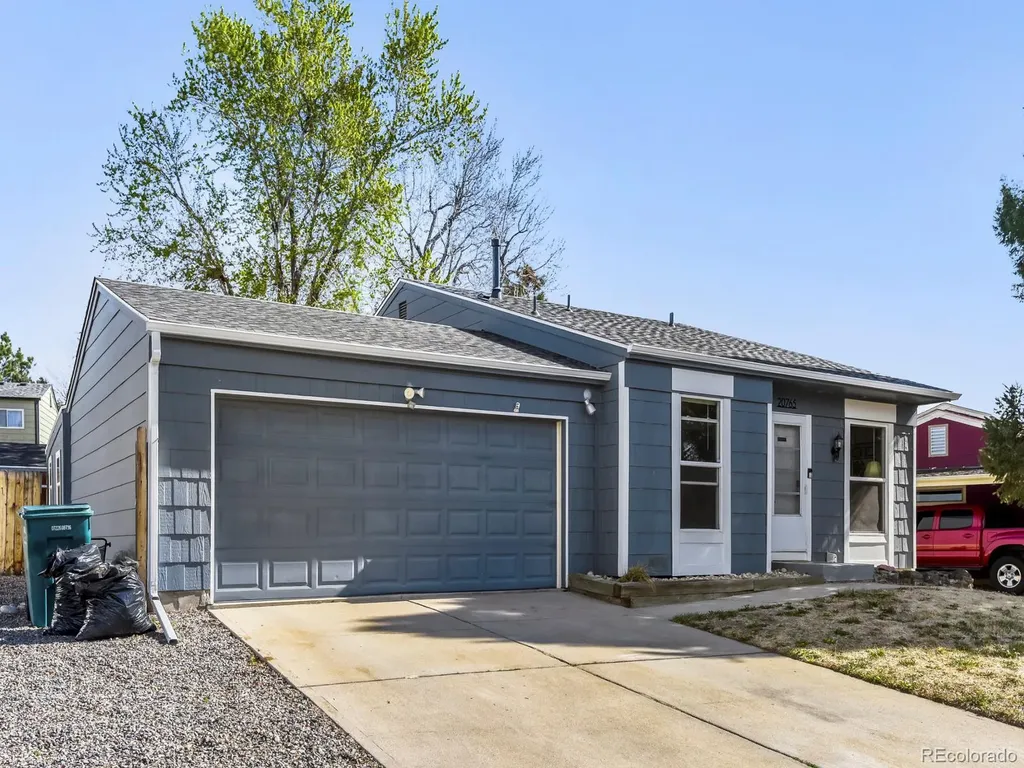 20765 E Buchanan Drive Aurora CO 80011
