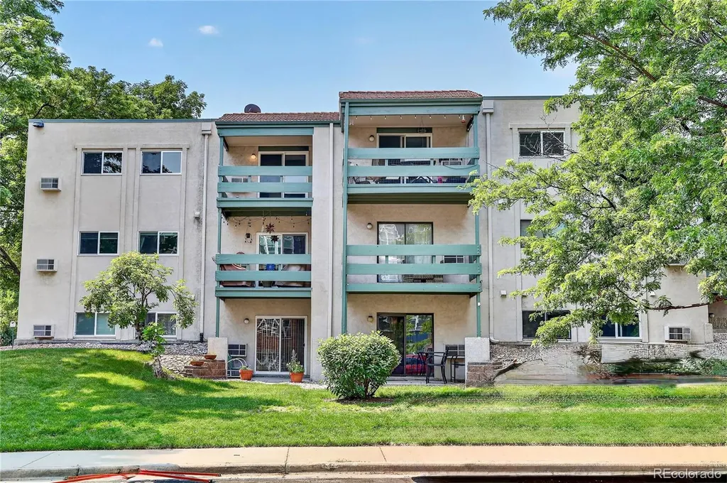 Wheat Ridge CO, 7740 W 35th Avenue, Unit 302