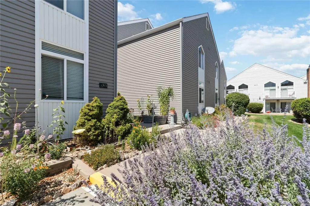 3319 S Monaco Street Denver CO 80222