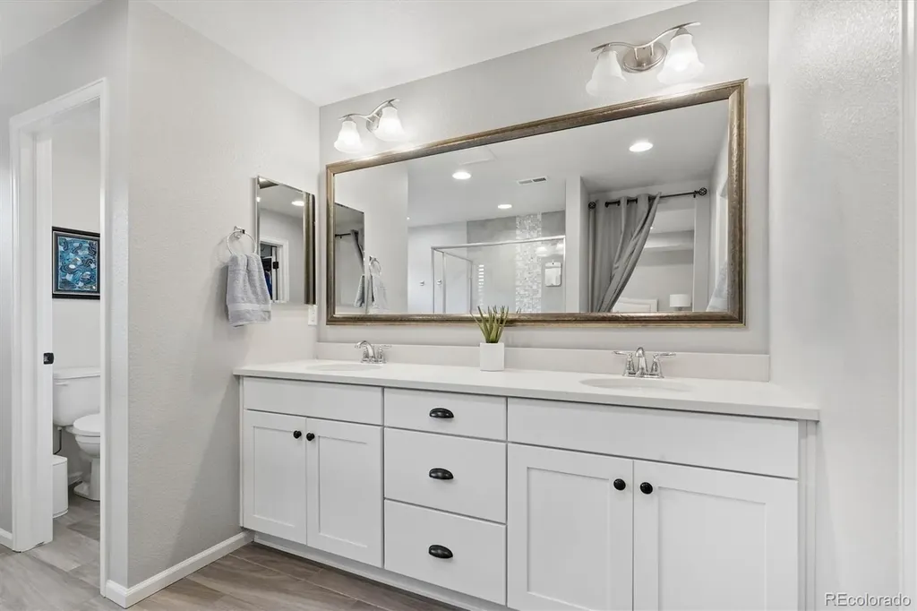 2118 S Teller Court Lakewood CO 80227