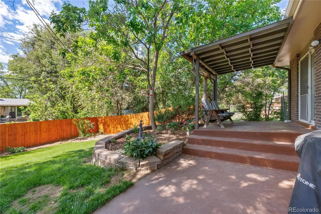 5876 W Canyon Avenue Littleton CO 80128