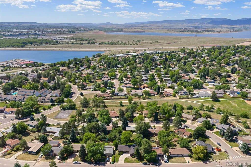 5876 W Canyon Avenue Littleton CO 80128