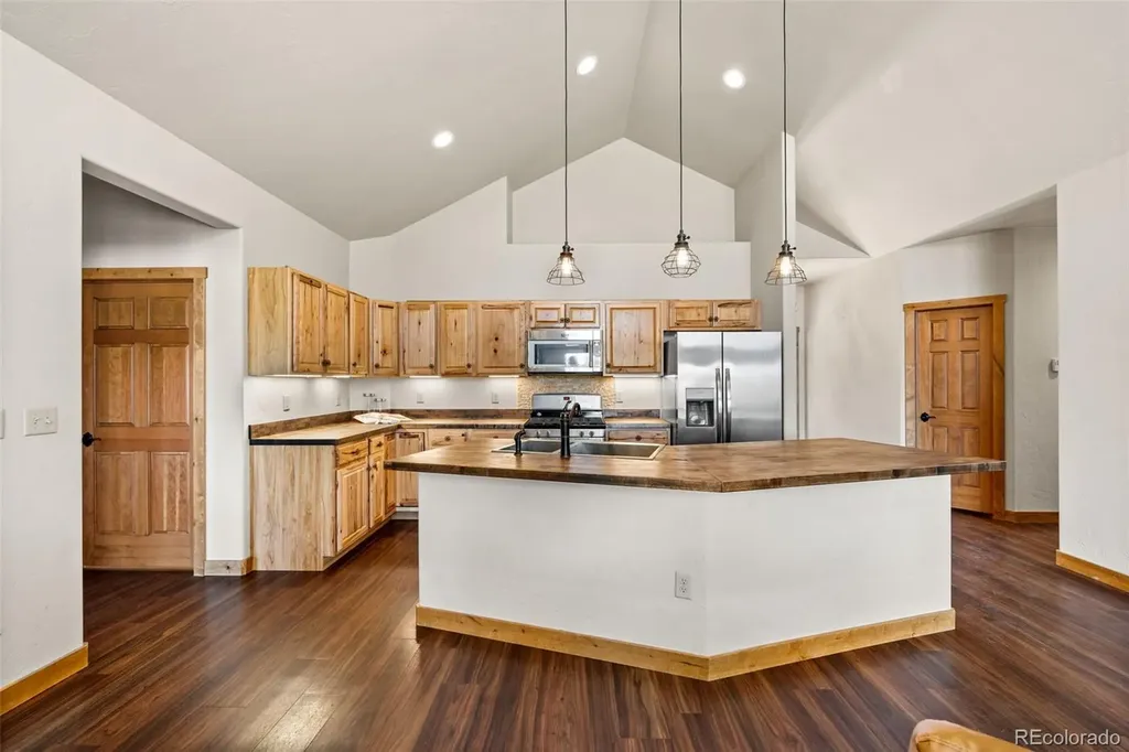 417 Beaver Creek Drive Lake George CO 80827