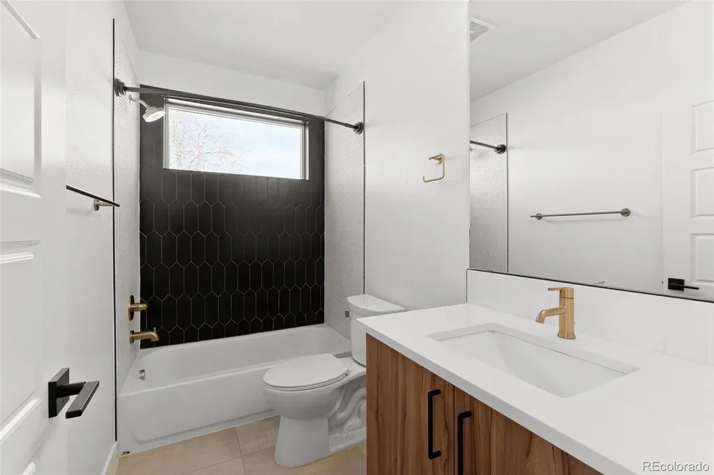 2567 S Acoma Street Denver CO 80223
