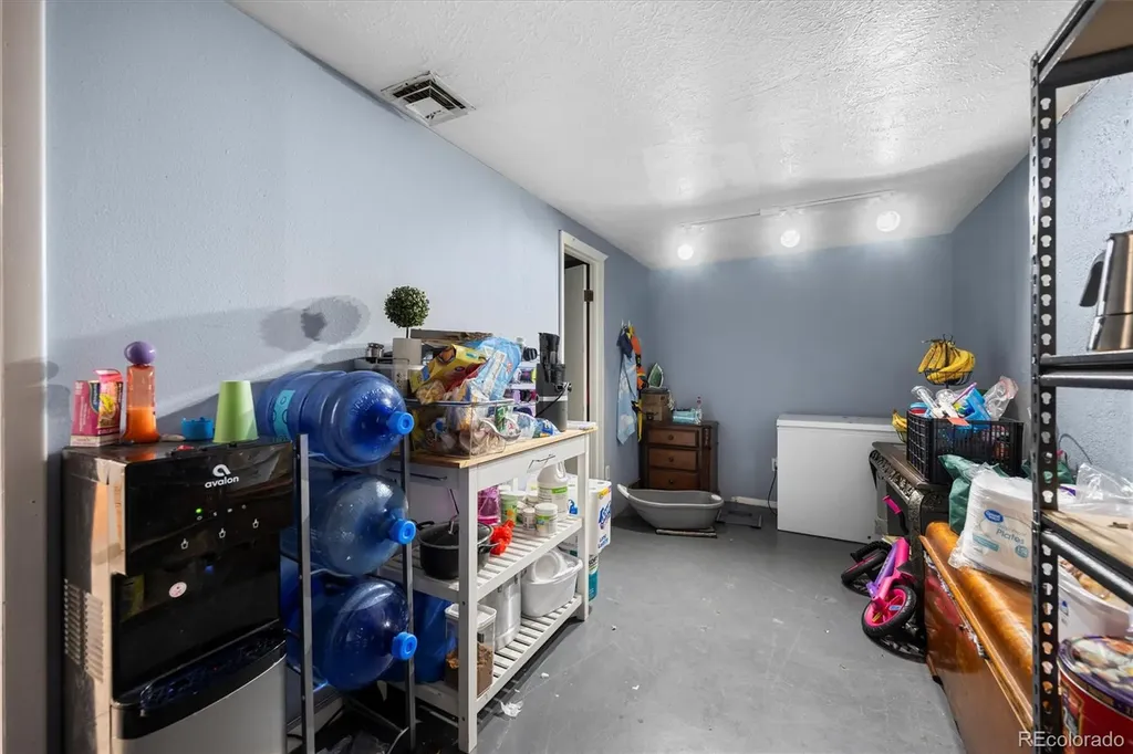 612 Central Avenue Wiggins CO 80654