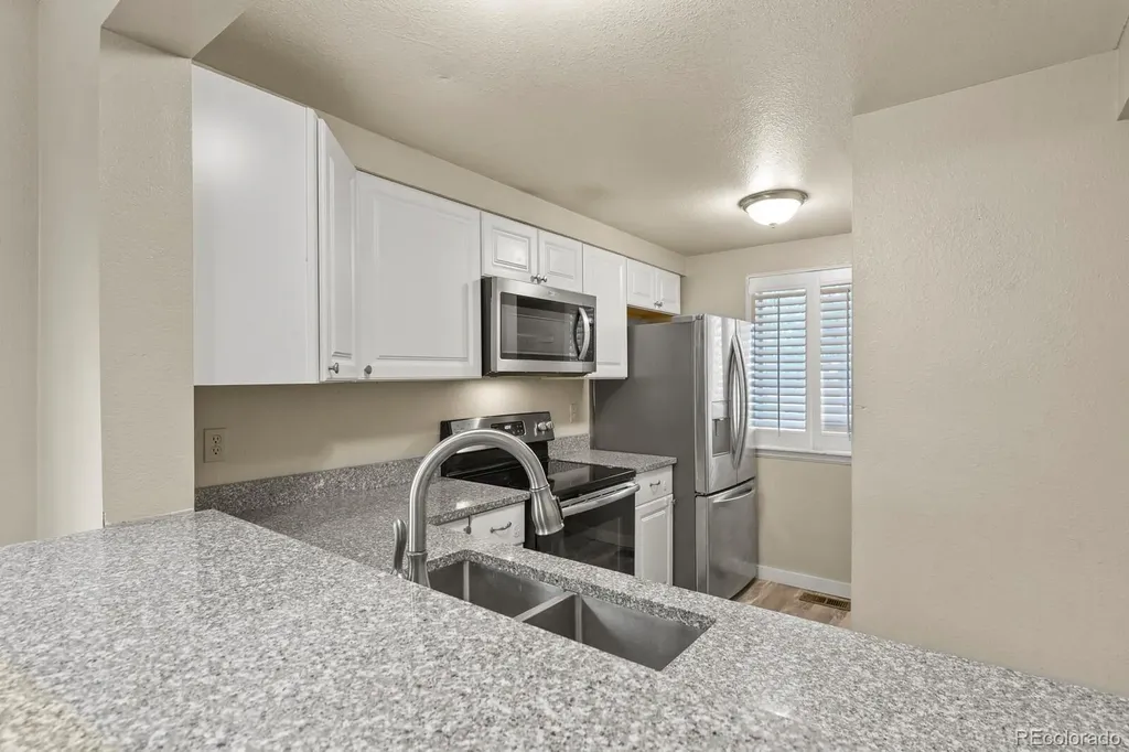4290 S Mobile Circle Aurora CO 80013