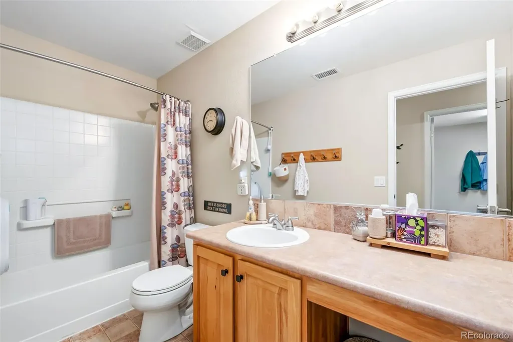 11825 Helena Street Commerce City CO 80022
