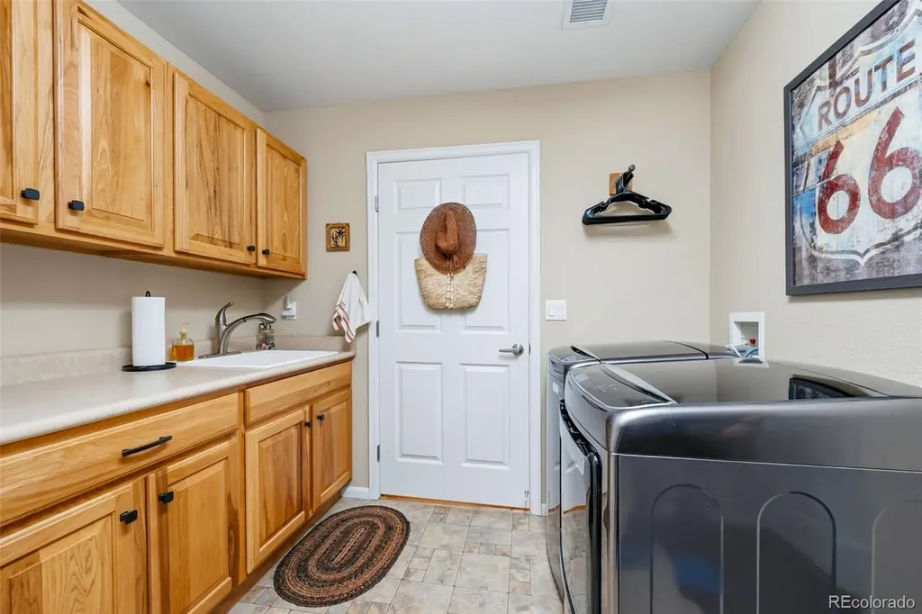 11825 Helena Street Commerce City CO 80022