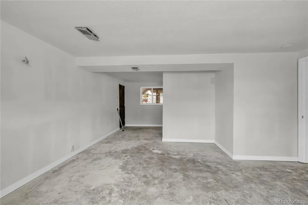 4391 Dixon Drive Westminster CO 80031