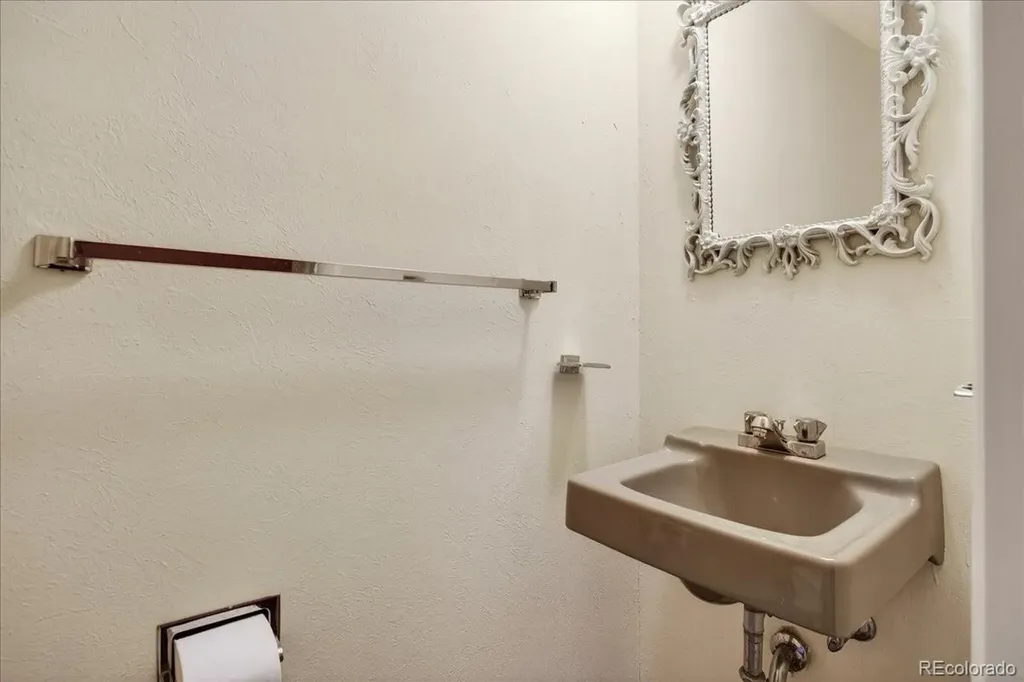 555 S Coors Court Lakewood CO 80228