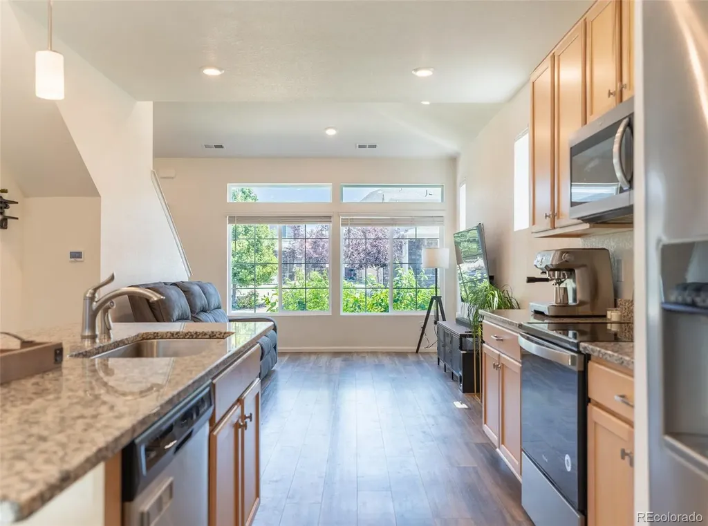 211 S Oak Hill Street Aurora CO 80018