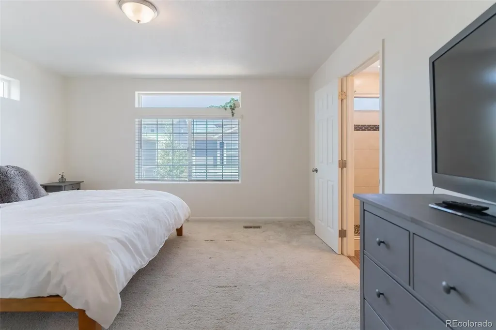 211 S Oak Hill Street Aurora CO 80018