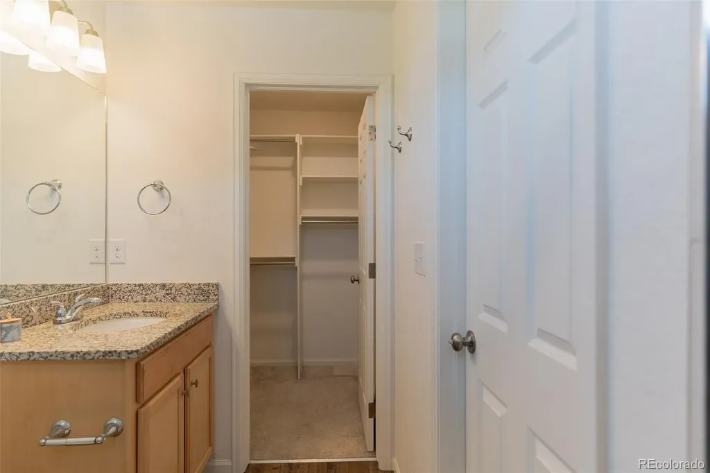 211 S Oak Hill Street Aurora CO 80018